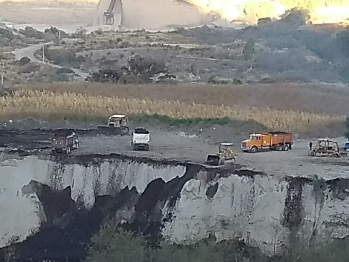 Minas de Tlaminca, Tlaixpan y San Dieguito, Municipio de Texcoco, donde están vertiendo lodos salitrosos de las excavaciones del NAIM (Juan José Agustín Reyes Rodríguez)