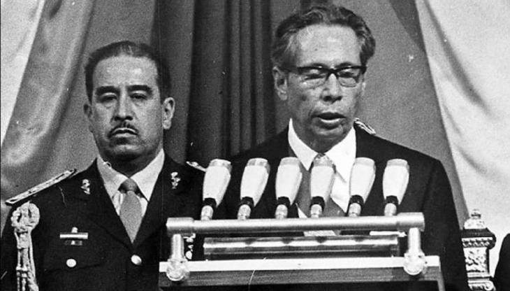 Gustavo Díaz Ordaz. Atrás, general Luis Gutiérrez Oropeza. (Especial)