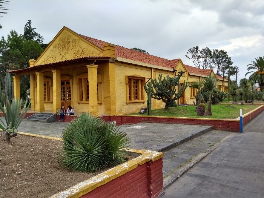 El partenón, recinto del Consejo Universitario (JJARR)