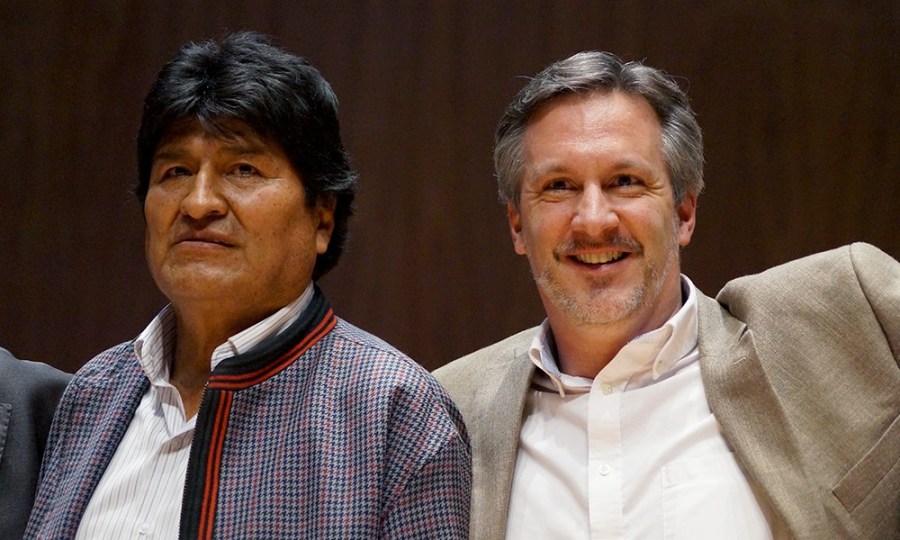 Evo con Ackerman. (@JohnMAckerman)